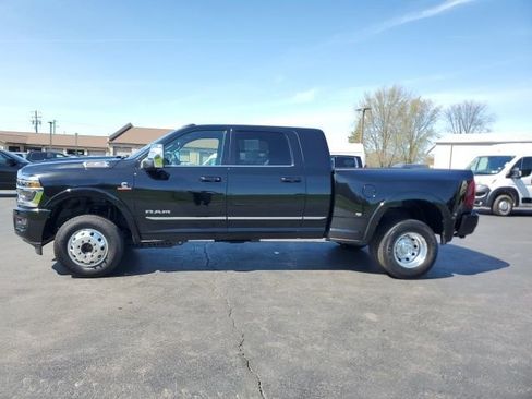 Used 2026 RAM 3500 Limited w/ Bed Utility Group AWD/4WD image 2