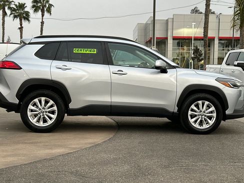 Used 2024 Toyota Corolla Cross LE image 3