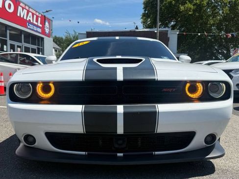 Used 2015 Dodge Challenger SRT w/ Technology Group RWD image 7