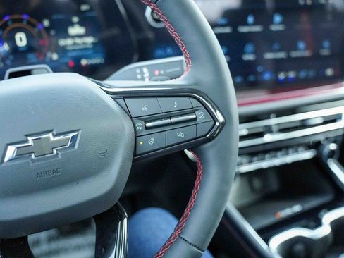 Used 2026 Chevrolet Traverse RS image 38