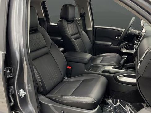 Used 2025 Nissan Frontier SL AWD/4WD image 24