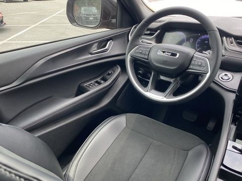 New 2025 Jeep Grand Cherokee L Altitude image 34