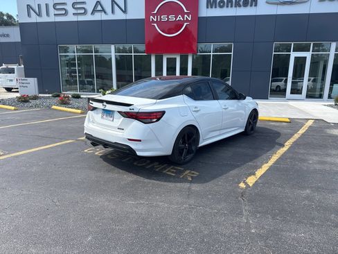Used 2023 Nissan Sentra SR w/ Midnight Edition Package FWD image 3