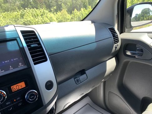 Used 2020 Nissan Frontier SV w/ Midnight Edition Floor Mats RWD image 15