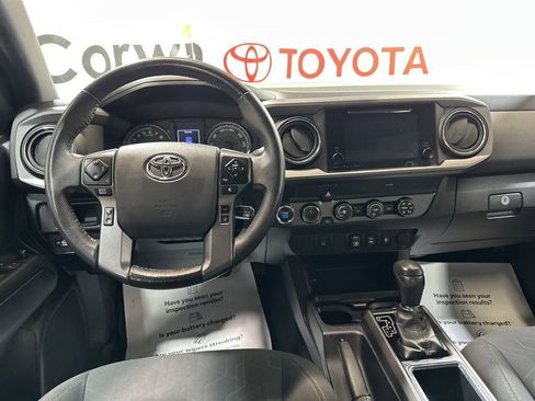 Used 2019 Toyota Tacoma TRD Sport image 21