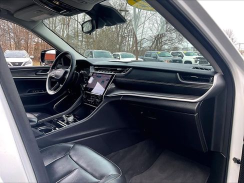 Used 2022 Jeep Grand Cherokee L Limited image 22