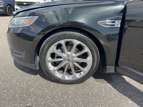 Used 2014 Ford Taurus Limited w/ Equipment Group 301A FWD image 36