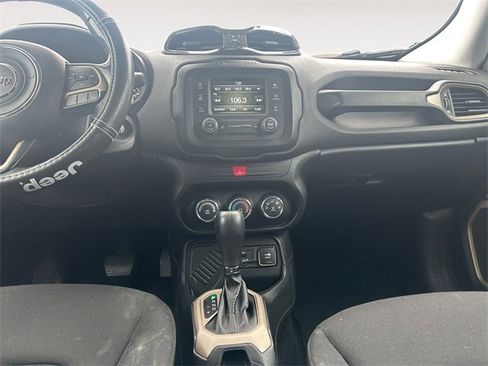 Used 2016 Jeep Renegade Latitude image 11