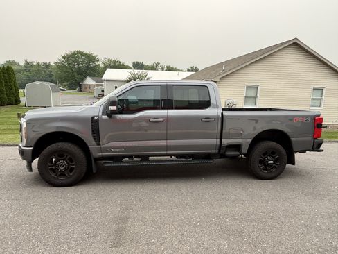 Used 2024 Ford F250 4x4 Crew Cab Super Duty image 6