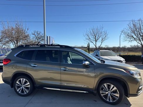 Used 2022 Subaru Ascent Touring w/ Popular Package #2A image 2