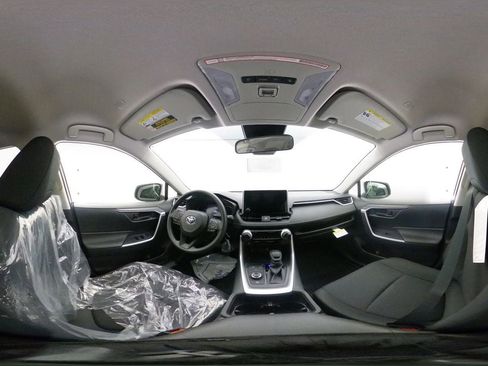 New 2025 Toyota RAV4 LE image 33