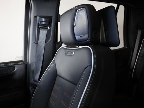 Used 2025 GMC Yukon AT4 Ultimate image 46