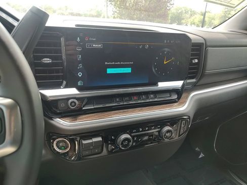 Used 2025 Chevrolet Silverado 2500 LT w/ Convenience Package AWD/4WD image 29