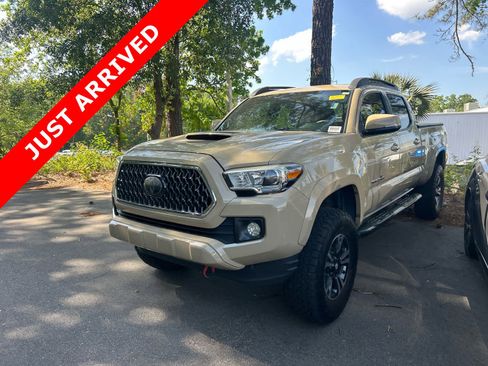Used 2018 Toyota Tacoma TRD Sport AWD/4WD image 1