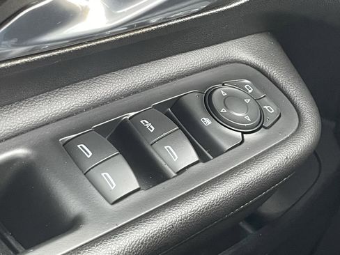 Used 2023 GMC Terrain SLE w/ Driver Convenience Package AWD/4WD image 16