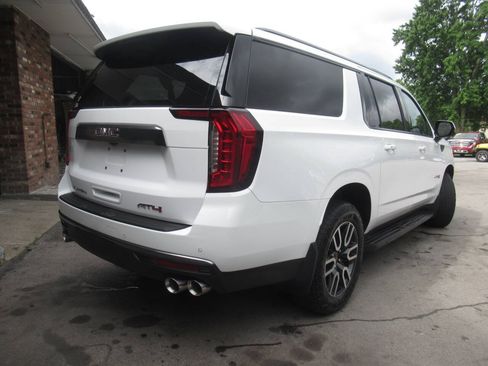Used 2024 GMC Yukon XL AT4 w/ Technology Package AWD/4WD image 13