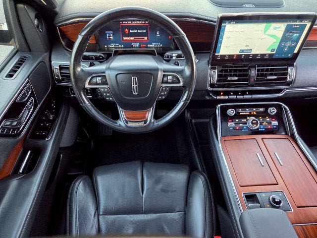 Used 2023 Lincoln Navigator Reserve AWD/4WD image 15