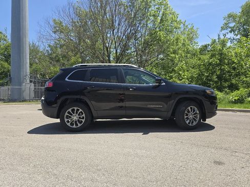 Used 2019 Jeep Cherokee Latitude Plus w/ Cold Weather Group AWD/4WD image 14