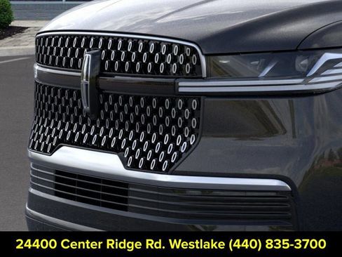 New 2025 Lincoln Navigator Reserve image 17