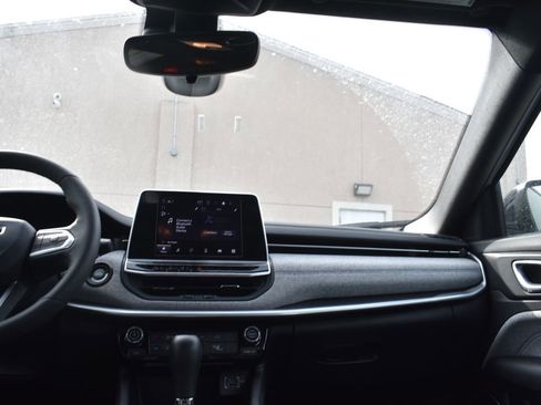 Used 2025 Jeep Compass Latitude image 28