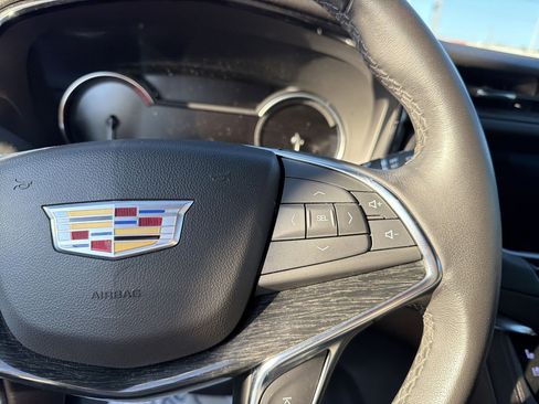 Certified 2022 Cadillac XT5 Premium Luxury FWD image 14