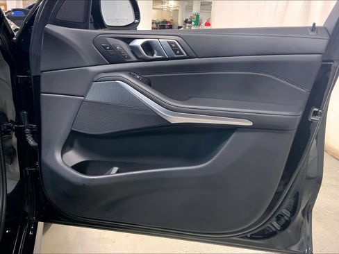 Used 2022 BMW X5 xDrive40i w/ M Sport Package image 22