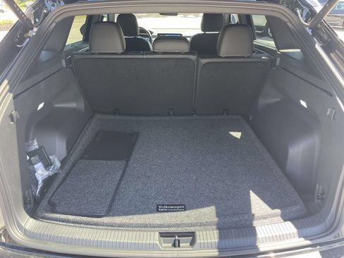 Certified 2026 Volkswagen Atlas Cross Sport SE w/ Panoramic Sunroof Package FWD image 8
