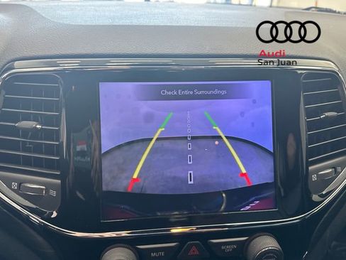 Used 2020 Jeep Grand Cherokee Altitude image 11