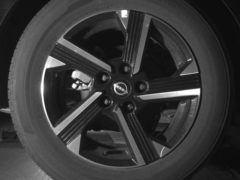 Used 2025 Nissan Sentra SV image 15