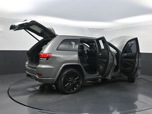 Used 2021 Jeep Grand Cherokee Laredo X RWD image 37
