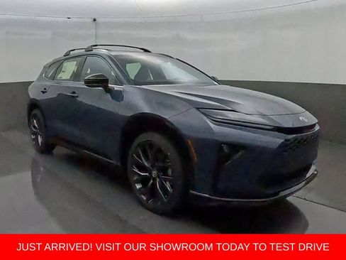 New 2026 Toyota Crown Signia w/ Advanced Technology Package AWD/4WD image 1