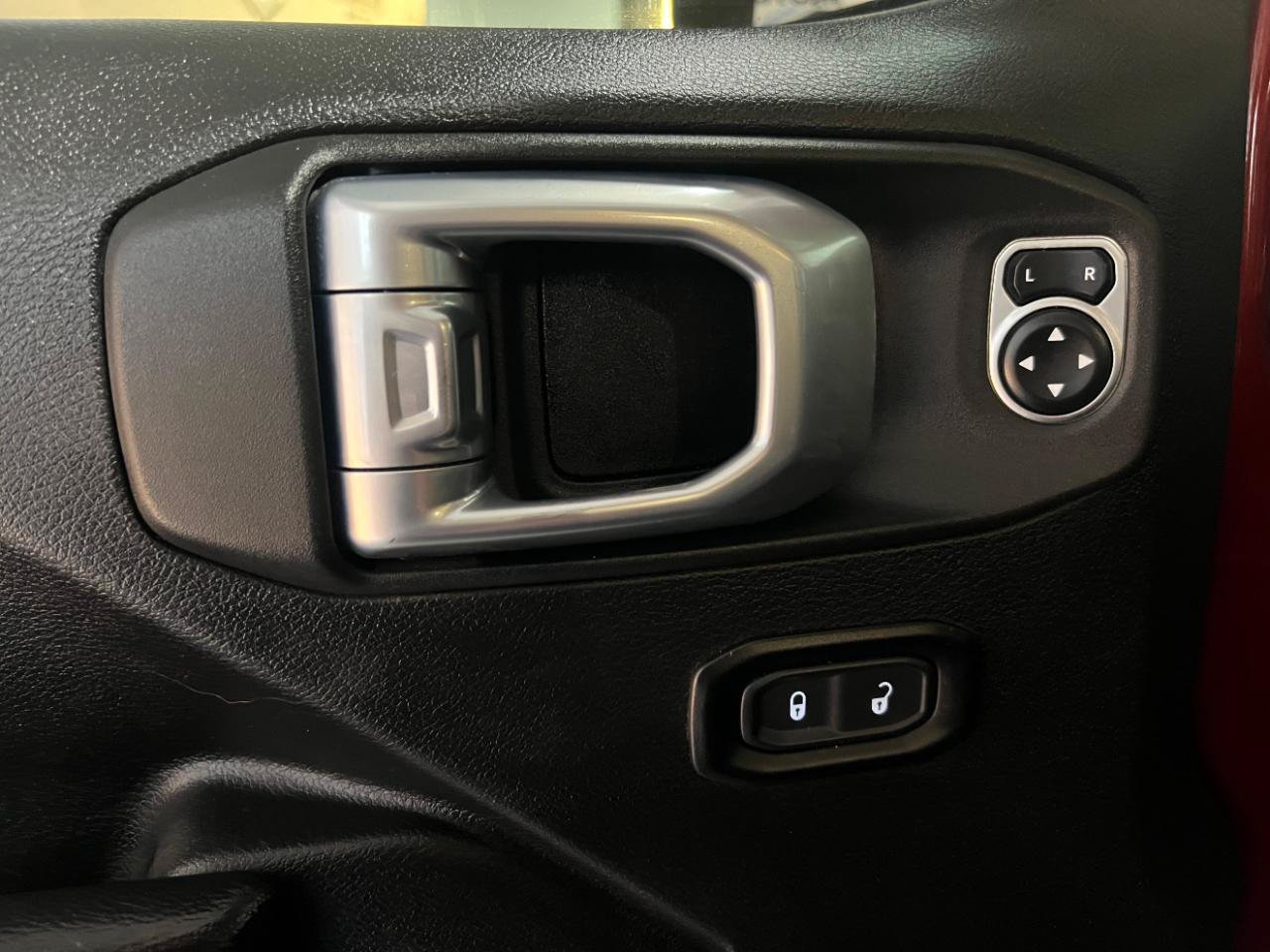 Used 2021 Jeep Gladiator Mojave AWD/4WD image 12