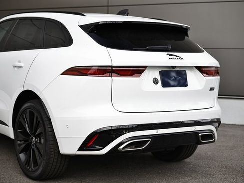 New 2026 Jaguar F-PACE R-Dynamic S image 11