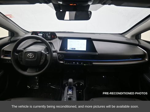 Used 2025 Toyota Prius XLE image 15