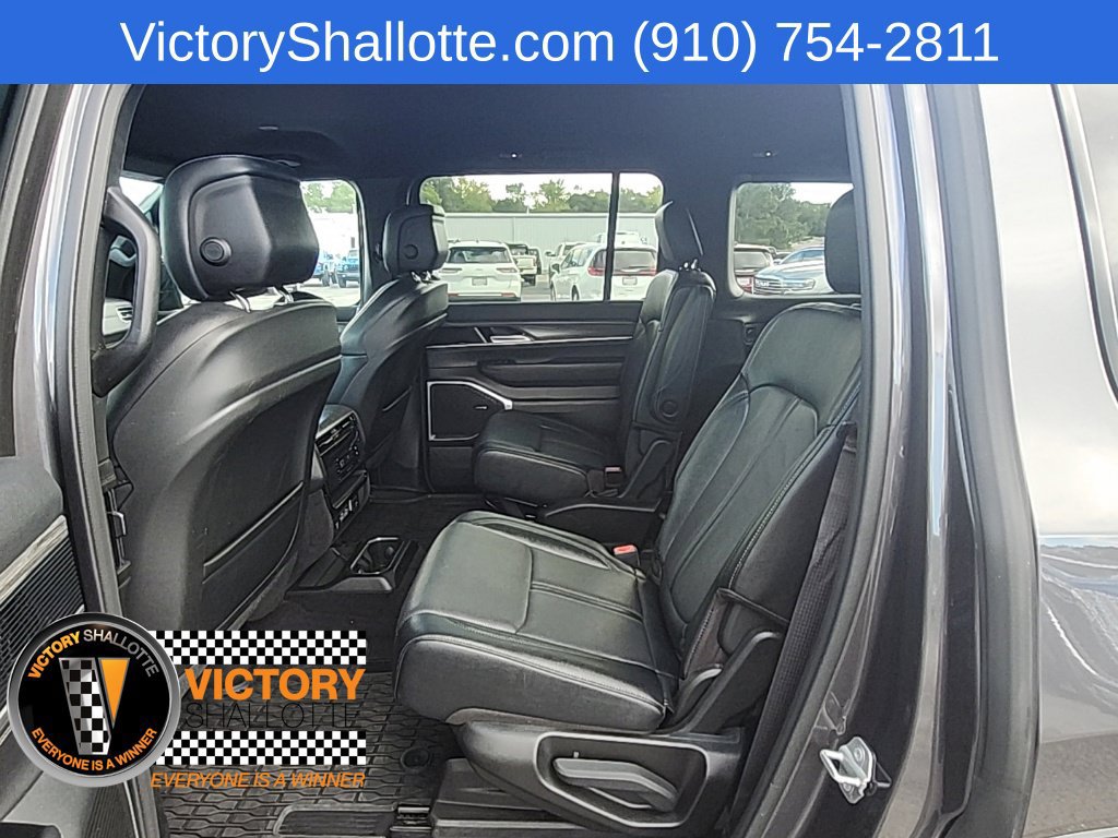 Certified 2024 Jeep Wagoneer Series II AWD/4WD image 19