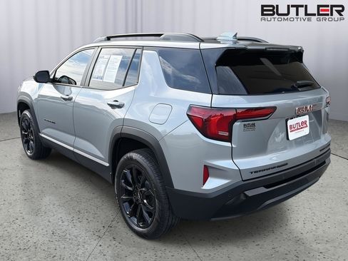 Used 2025 GMC Terrain Elevation w/ Elevation Premium Package AWD/4WD image 4