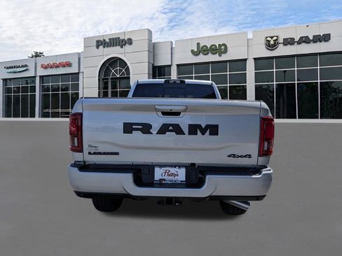 New 2026 RAM 2500 Laramie AWD/4WD image 4