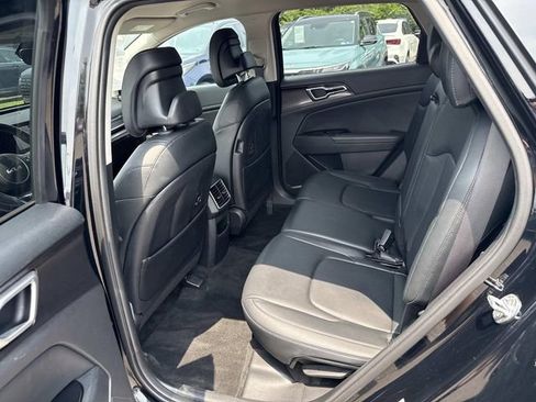 Used 2023 Kia Sportage EX AWD/4WD image 16