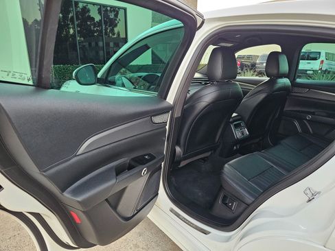 Used 2024 Maserati Grecale GT image 14