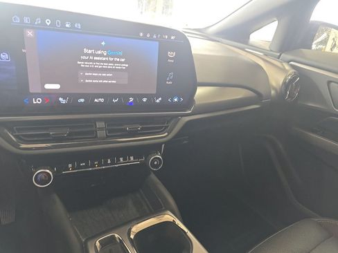 Used 2024 Chevrolet Equinox EV RS FWD image 16