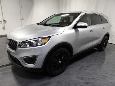 Used 2018 Kia Sorento LX w/ LX V6 Convenience Package AWD/4WD image 5