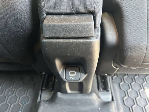 Used 2021 Jeep Renegade Latitude FWD image 13