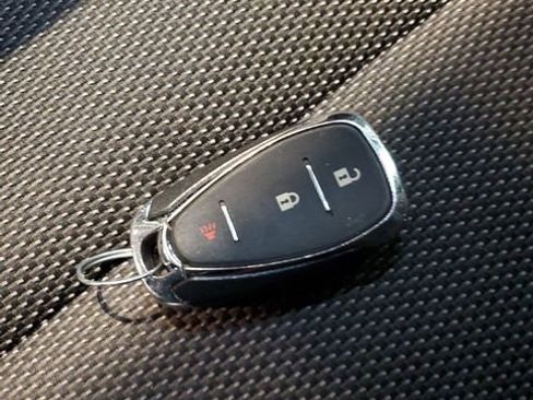 Used 2020 Chevrolet Traverse LS image 30