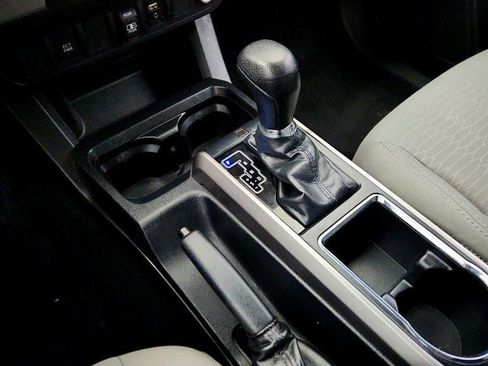 Used 2018 Toyota Tacoma SR5 image 16