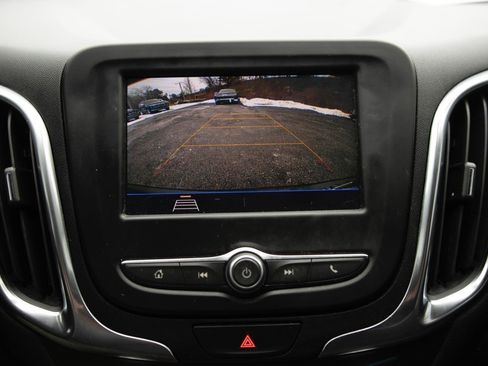 Used 2021 Chevrolet Equinox LT image 11