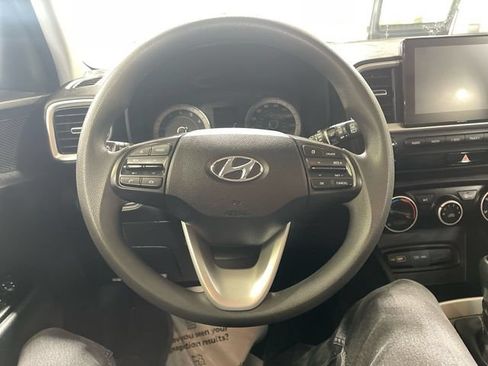 Used 2022 Hyundai Venue SE FWD image 14