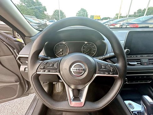 Used 2020 Nissan Altima 2.5 S FWD image 23