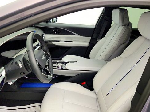 Used 2025 Cadillac Lyriq Luxury AWD/4WD image 17