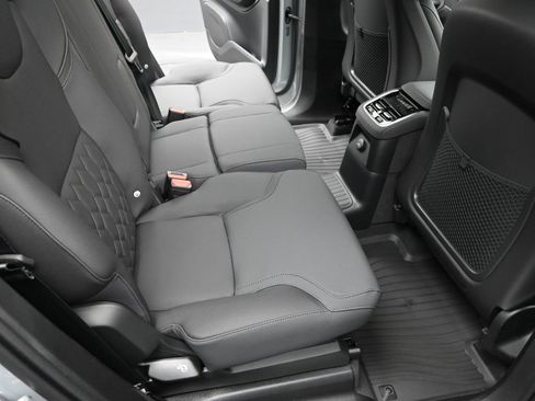 New 2026 Volvo XC90 T8 Plus w/ Protection Package image 15