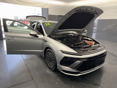 Used 2024 Hyundai Sonata Limited image 14